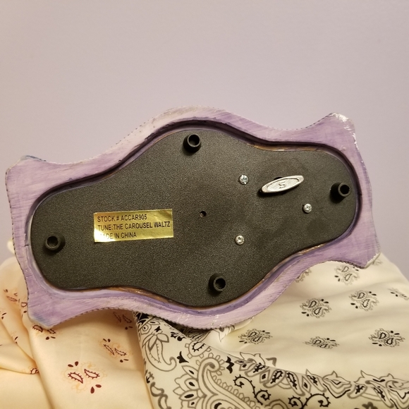 ๐ Vintage Carousel Horse Music Box - Picture 6 of 7